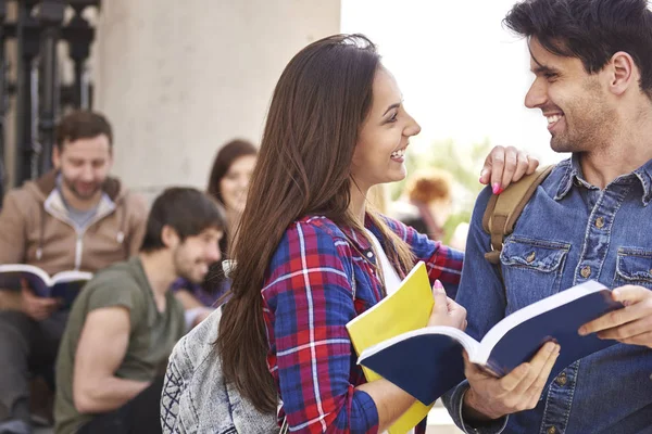 birlikte okuyan arkadaşlar