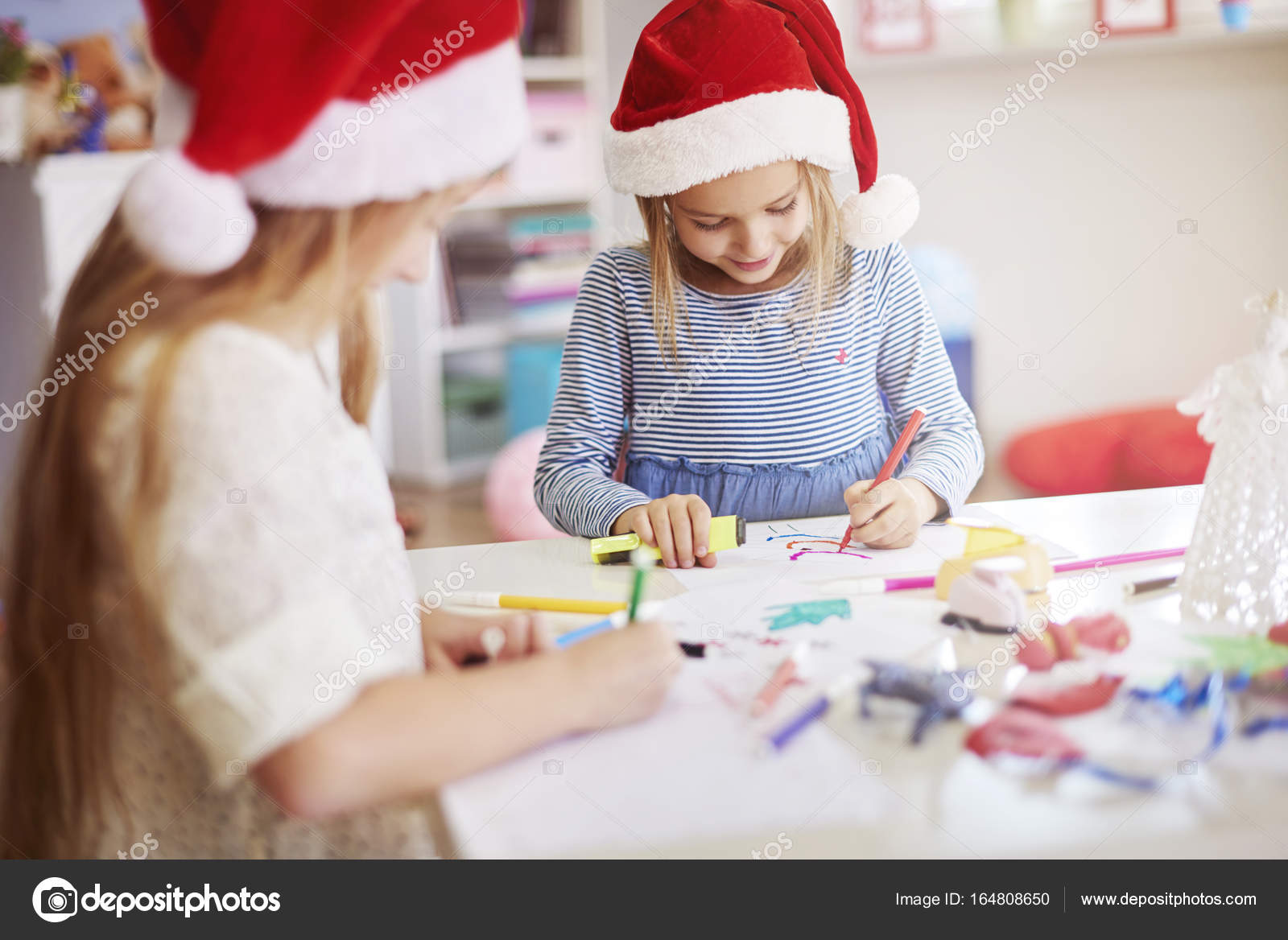 Little Girls Drawing Christmas Paintings Stock Photo Image By C Gpointstudio 164808650