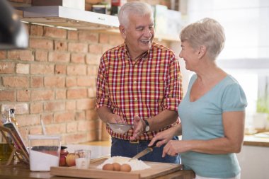 Üst düzey çift yemek  