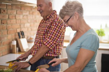 Üst düzey çift yemek  