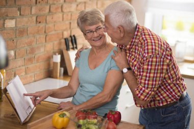 Üst düzey çift yemek  