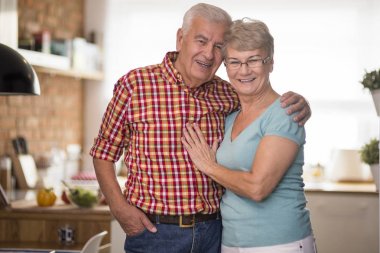 Neşeli üst düzey coule