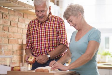 Üst düzey çift yemek  