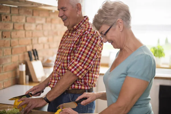 Üst düzey çift yemek  