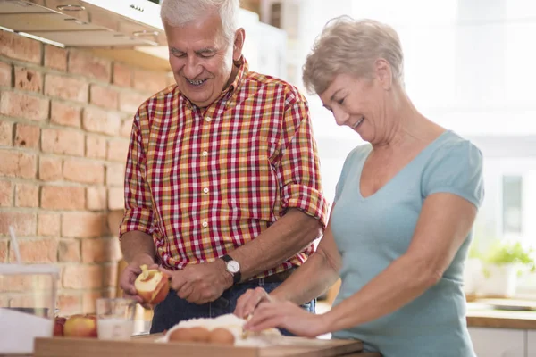 Üst düzey çift yemek  
