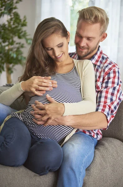 İki bebek için bekliyor