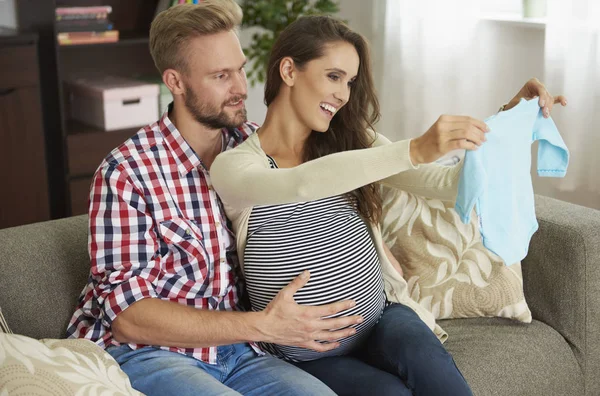 Coppia in attesa di bambino — Foto Stock