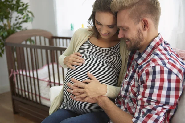 İki bebek için bekliyor