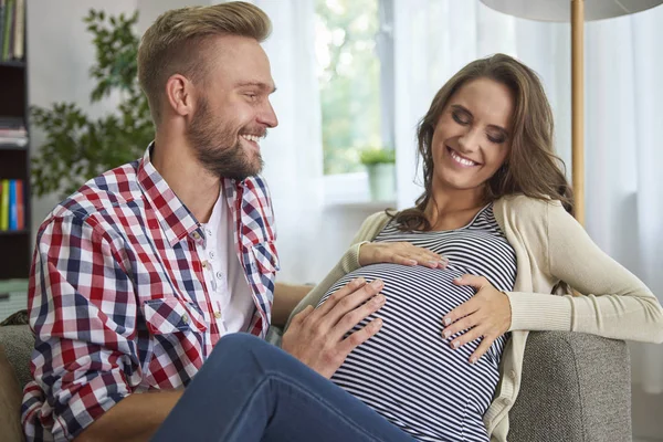 İki bebek için bekliyor