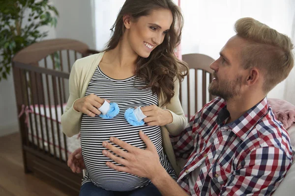 İki bebek için bekliyor