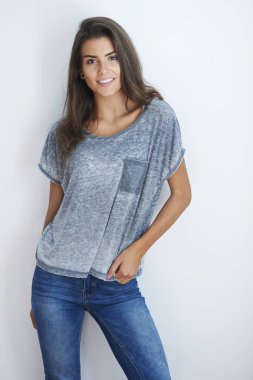 Genç çekici kadın.