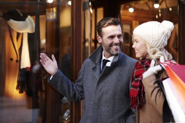 Asla yeterince gardırop giysilerle 