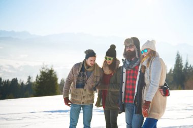 Güzel manzaranın arkadaşlar