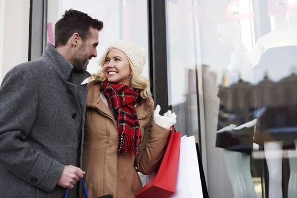 Büyük satış mağazalarında hayran 