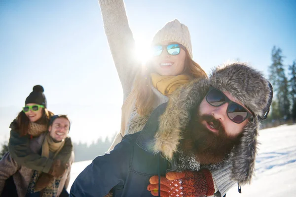 Perfecte winterweer om plezier te hebben — Stockfoto