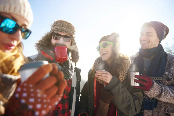 Hiçbir şey sıcak çay daha iyi ısınmak için