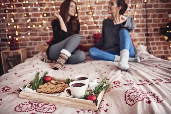 Mulled wine and cookies — Stock Photo, Image