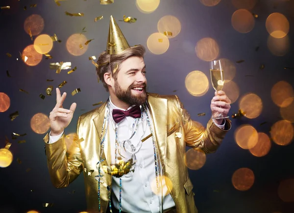 Счастливчик танцует с шампанским — стоковое фото