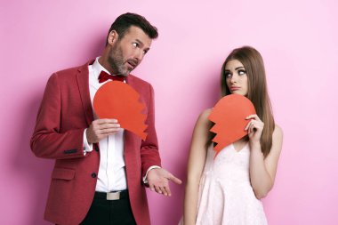 Üzgün adam kadının kendimiölüme