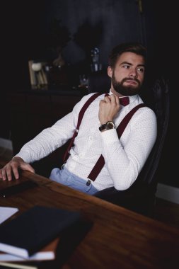 Onun personeli dinleme lideri