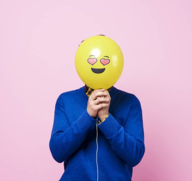 Balon saklanıyor aşk erkekte 
