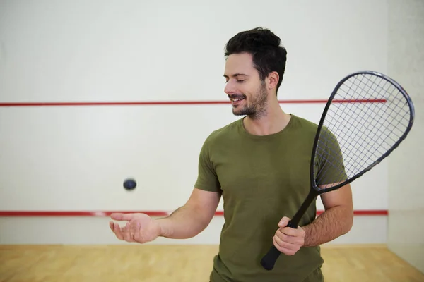 Giovane Giocatore Maschile Con Palla Partita Squash — Foto Stock