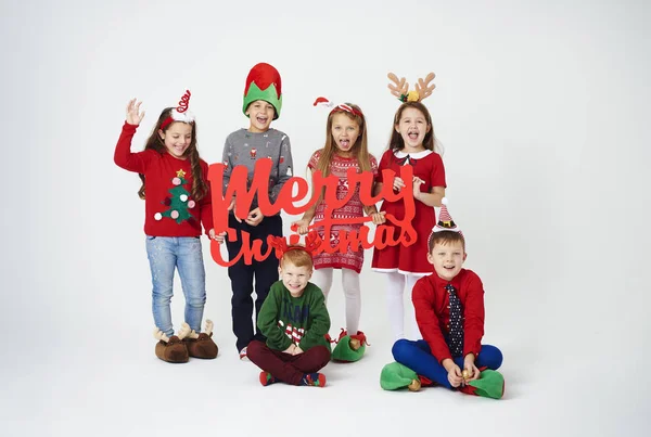 Grup Çocukla Birlikte Noel Kutlamaları — Stok fotoğraf