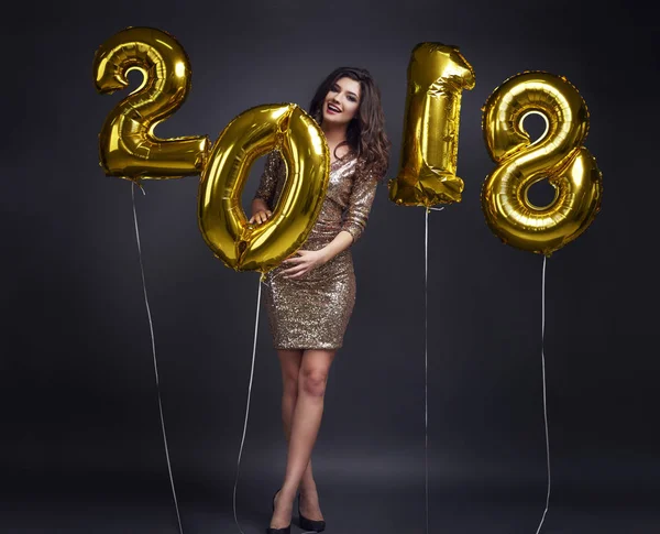 Mulher Entre Balão Ano Novo — Fotografia de Stock