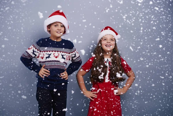 Portrait Siblings Snow Falling — Stock Photo, Image