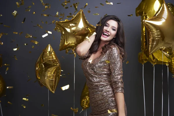 Mujer Bonita Bailando Sonriendo — Foto de Stock