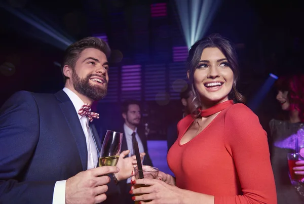 Vrolijke Paar Tijd Samen Nachtclub — Stockfoto