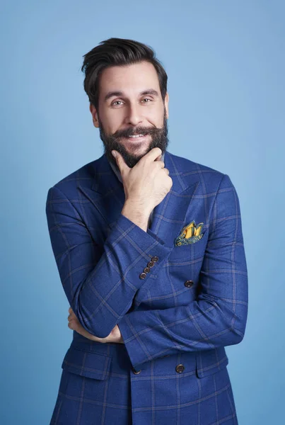 Retrato Hombre Negocios Alegre Con Mano Barbilla —  Fotos de Stock