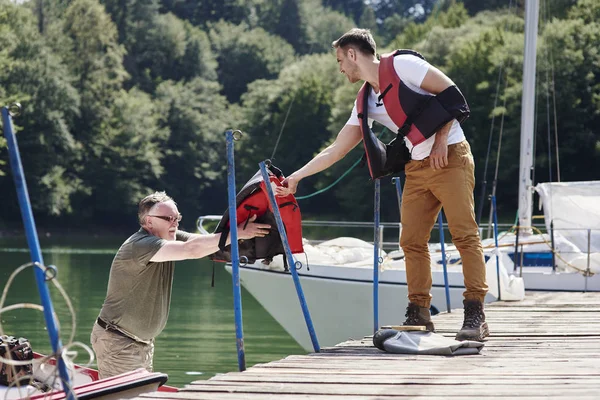 Familia Hacer Los Preparativos Para Viaje Pesca — Foto de Stock