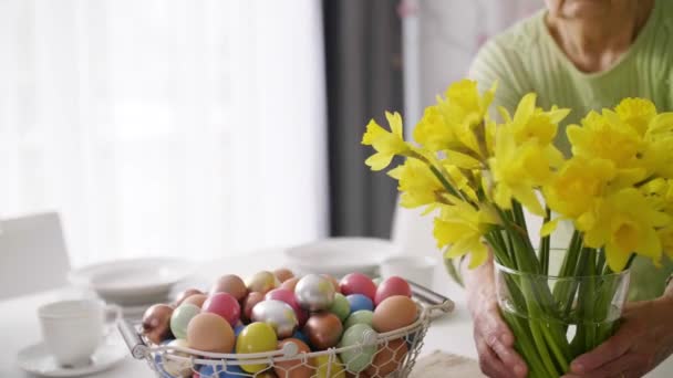 Unrecognizable Senior Woman Arranging Flower — Stock Video