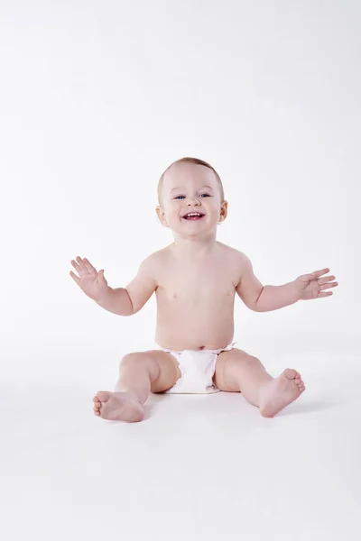 Fröhliches Baby Lacht Bei Studioaufnahmen — Stockfoto