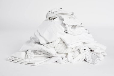 Çamaşırhane öbek gri arka plan üzerinde