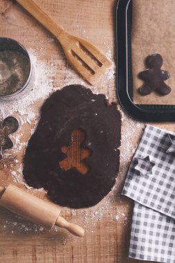 Zencefilli çöreğin Noel için hazırlanması 