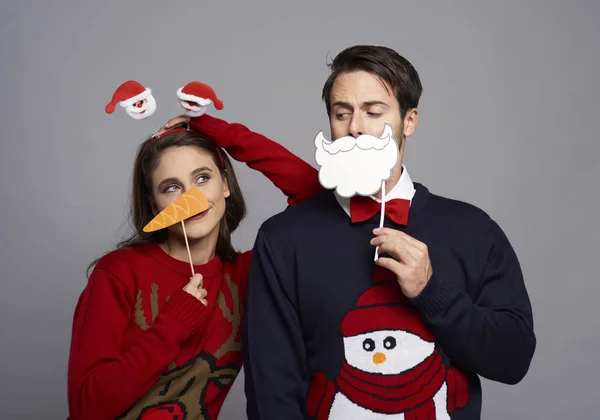 Novio Novia Con Máscaras Navidad — Foto de Stock