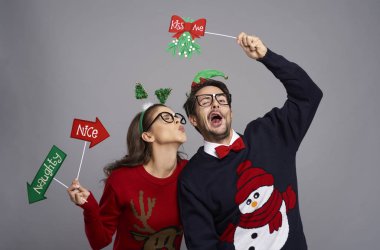 Noel 'de inek çiftler için romantik bir an