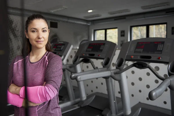 Porträt Einer Trainerin Fitnessstudio — Stockfoto