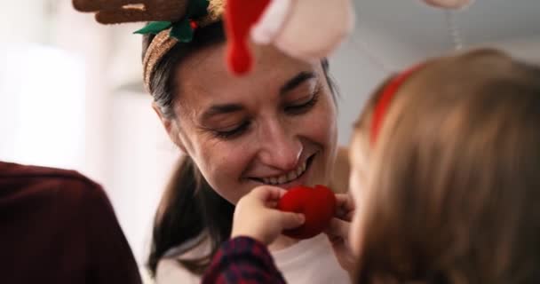 Handheld View Playful Family Christmas Time — Stock Video