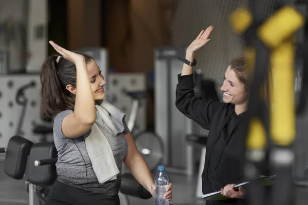 Sporty Couple High Five Gym — Stock Photo, Image