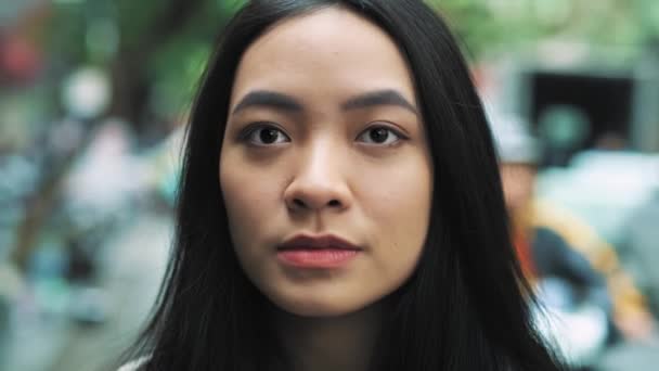 Portret Van Een Prachtige Vietnamese Vrouw Stad — Stockvideo