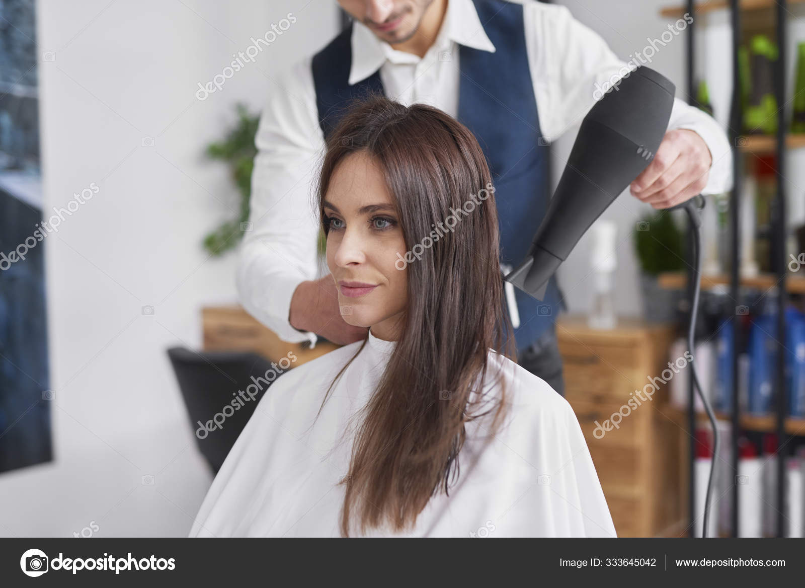 Cabeleireiro Masculino Com Secador De Cabelo Secador De Cabelo