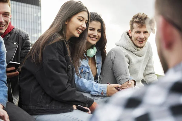 Treffen Der Besten Freunde Der Stadt — Stockfoto