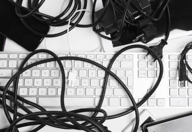 Geri dönüşüm için elektronik atıkları kapat 