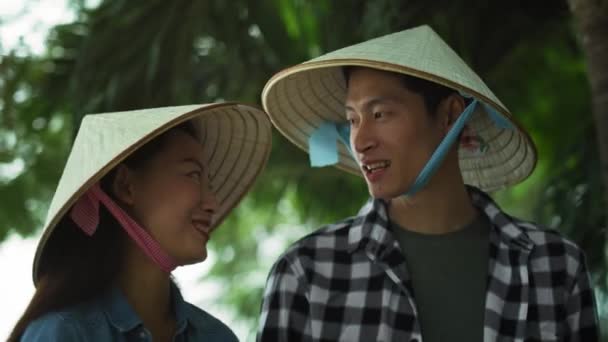 Handheld View Vietnamese Young Couple Spending Time Together Shot Red — Stock Video