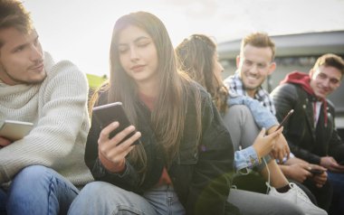 Young people who use mobile phone