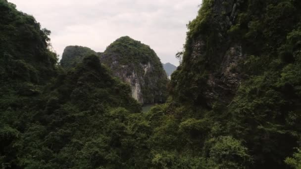 Drone Vista Bahía Halong Vietnam — Vídeo de stock