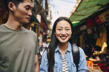 Şehri keşfetmek ve keşfetmek.